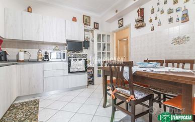 3 LOCALI CON CUCINA ABITABILE IN CENTRO