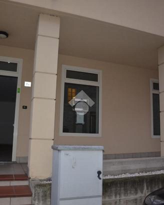NEGOZIO A CREDARO