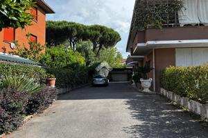 PORZIONE DI BIFAMILIARE A MONTECATINI-TERME