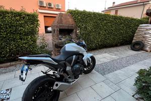 Cb1000r