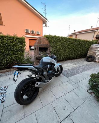 Cb1000r