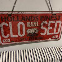 Open closed vintage