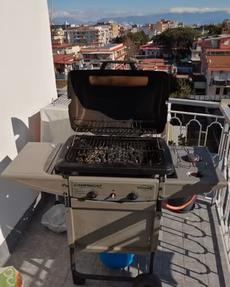 Barbecue Campingaz a gas con pietra lavica