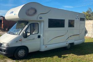 Camper mansardato