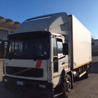 Volvo FL250 2 assi con frigorifero