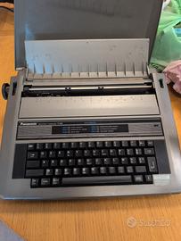Macchina da scrivere elettronica Panasonic R190 vi