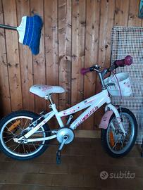 Biciclettata da bambina