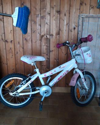 Biciclettata da bambina