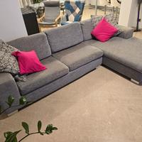 Divano angolare moderno in tessuto grigio