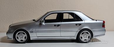 Mercedes Benz C36 AMG W202 - Ottomobile 1/18.
