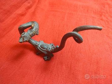 Drago antico in bronzo
