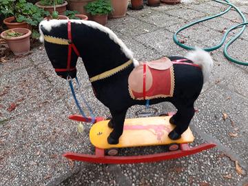cavallo a dondolo vintage anni '60