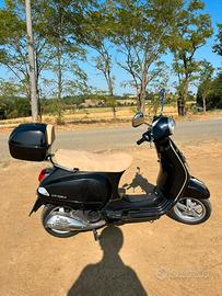 Vespa Piaggio 125 LX IE
