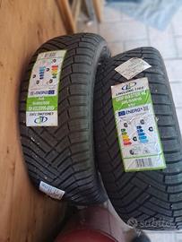 Mezzo treno di pneumatici (2 gomme) auto