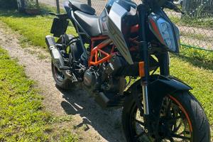KTM Duke 125