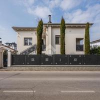 VILLA SINGOLA A CASTELFRANCO EMILIA