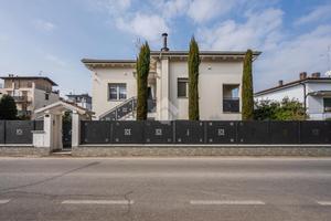 VILLA SINGOLA A CASTELFRANCO EMILIA