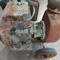 Motopompa a benzina con  motore beta 6 cv e pompa 