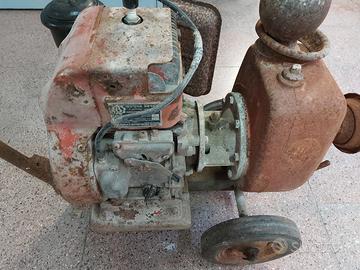 Motopompa a benzina con  motore beta 6 cv e pompa 