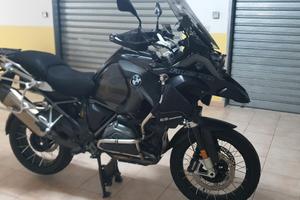 BMW R 1200 GS ADVENTURE - TRIPLE BLACK anno 2017