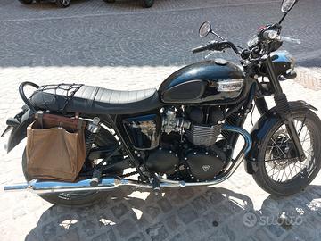 Triumph bonneville t100 black