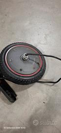 Motore con ruota monopattino 