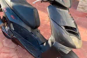 Aprilia leonardo 300cc