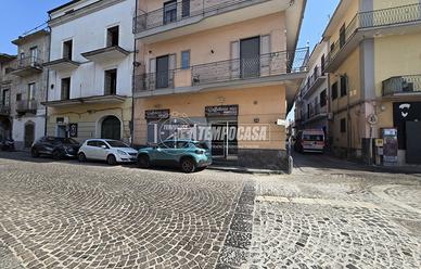 locale commerciale in zona centrale