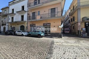 locale commerciale in zona centrale