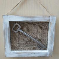 targa in legno con chiave antica shabby