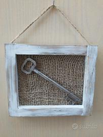 targa in legno con chiave antica shabby