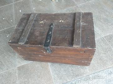 Baule antico in legno 