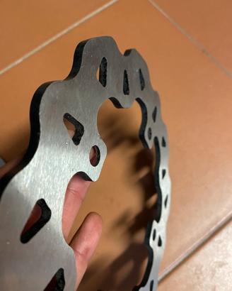 Dischi freni a margherita ant e post NUOVI mai usa