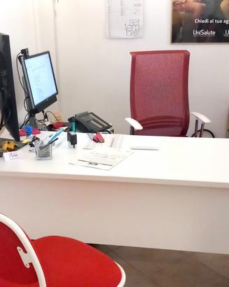 Scrivania Ufficio con Cassettiera  indipendente