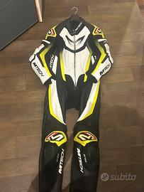 Tuta moto mtech mai usata