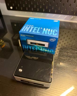 Mini PC Intel NUC i5 8GB 256 SSD W11