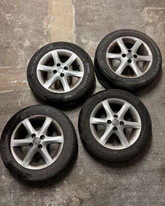 Cerchi in lega toyota corolla+pneumatici 195/60R15