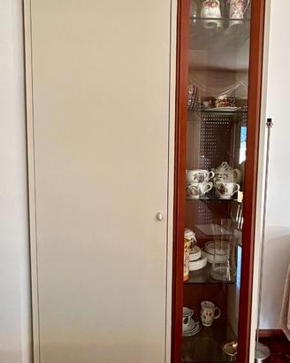 Mobile colonna soggiorno con vetrina