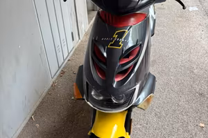 APRILIA SR 50 2002