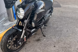 Ducati Diavel 1200 2011 –11.500 km