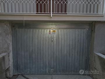 PORTA BASCULANTE PER BOX