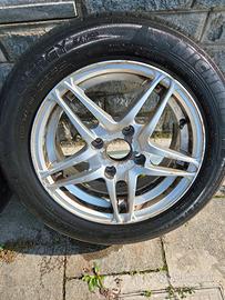 Cerchi n lega con gomme