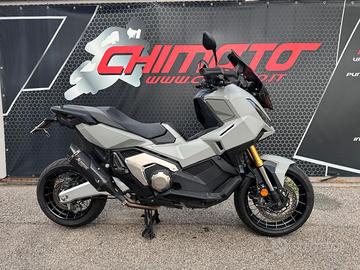 Honda X-ADV 750 05/2025 11500 km AKRAPOVIC