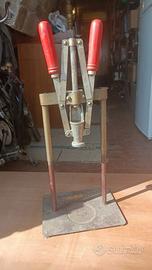 Tappatrice manuale a 2 leve per tappi in sughero