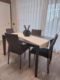 Set di 4 sedie AURA di colore grigio