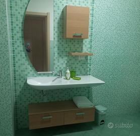 Mobili per bagno in  abete  chiaro