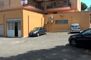 Locale commerciale 270 mq Torre Maura