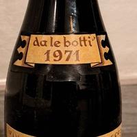 Bottiglia vino rosso Barolo Vecchio Maniero 1971