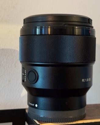 Sony FE 85mm f/1.8