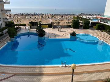Jesolo 2 camere fronte mare con piscina e terrazza